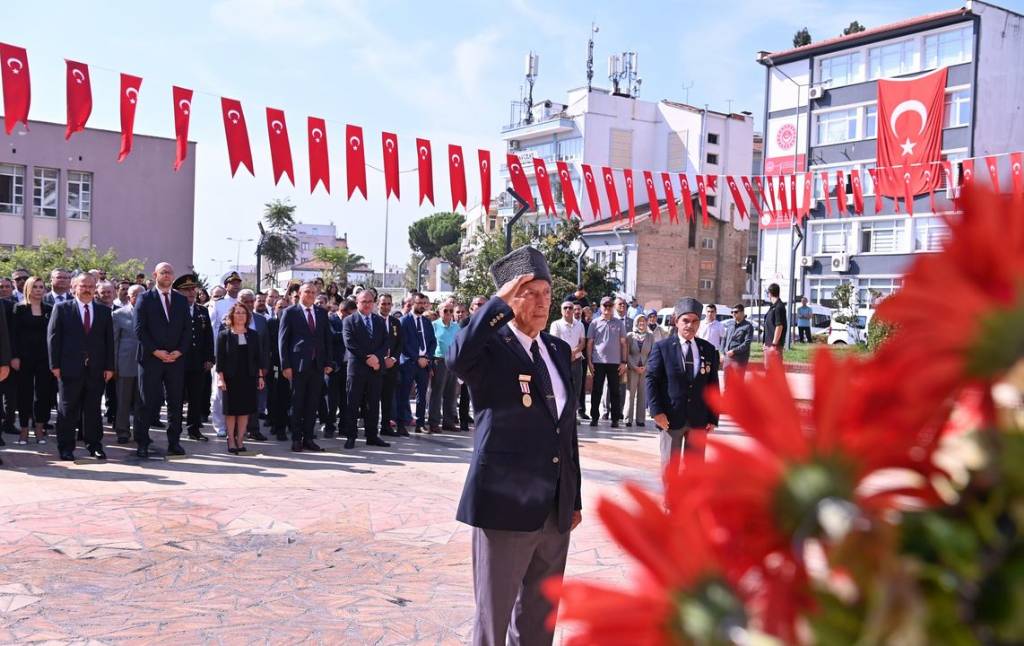 Aydın Milletvekili Evrim Karakoz, Gaziler Günü'nde Şehit ve Gazileri Andı